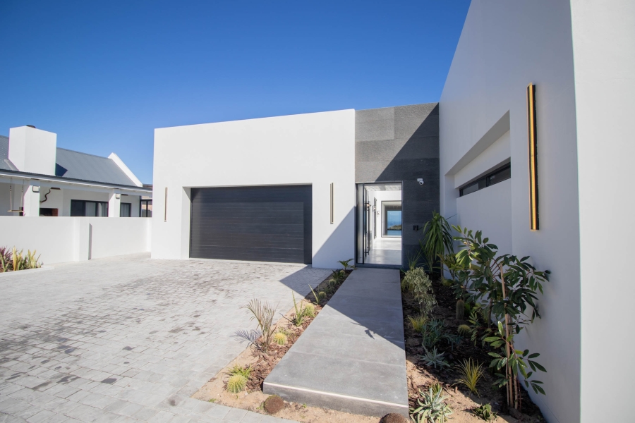 6 Bedroom Property for Sale in Yzerfontein Western Cape